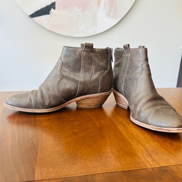 MEGA CLEARANCE!  Vince Camuto Western Ankle Bootie, Olive/Brown,  Size 7 - Picture 8 of 9